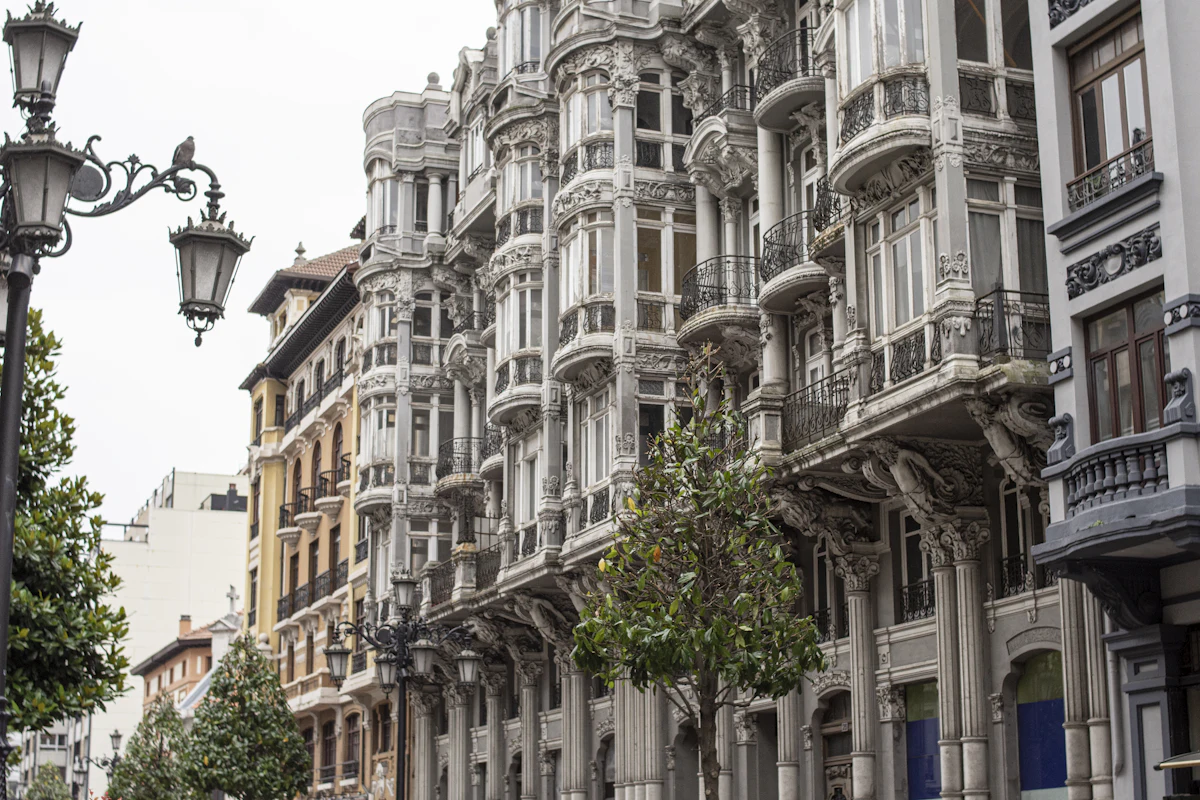 Fachadas de edificios en el centro de Oviedo
